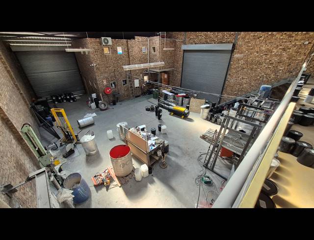 1,800M² FACTORY FOR SALE IN ANDERBOLT